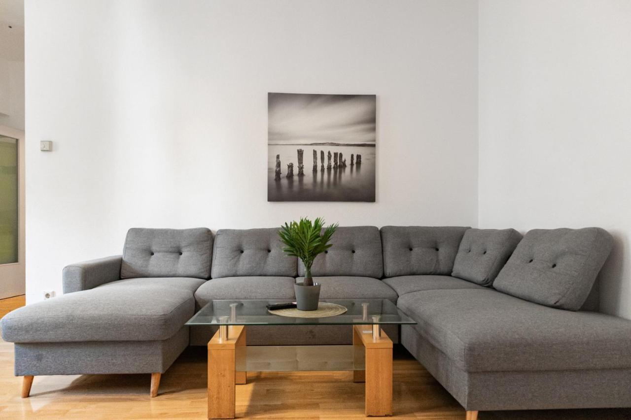 Welcoming 3Br Budget Apt. Well Connected Vienna Exterior photo